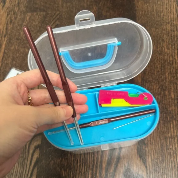 Sewing Kit Storage Box: Thread Spools, Buttons, and More! - Picture 4 of 12